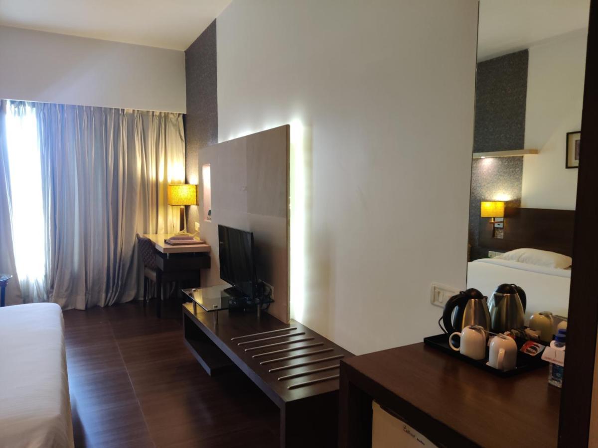 Hotel Satkar Residency Thane Exterior photo