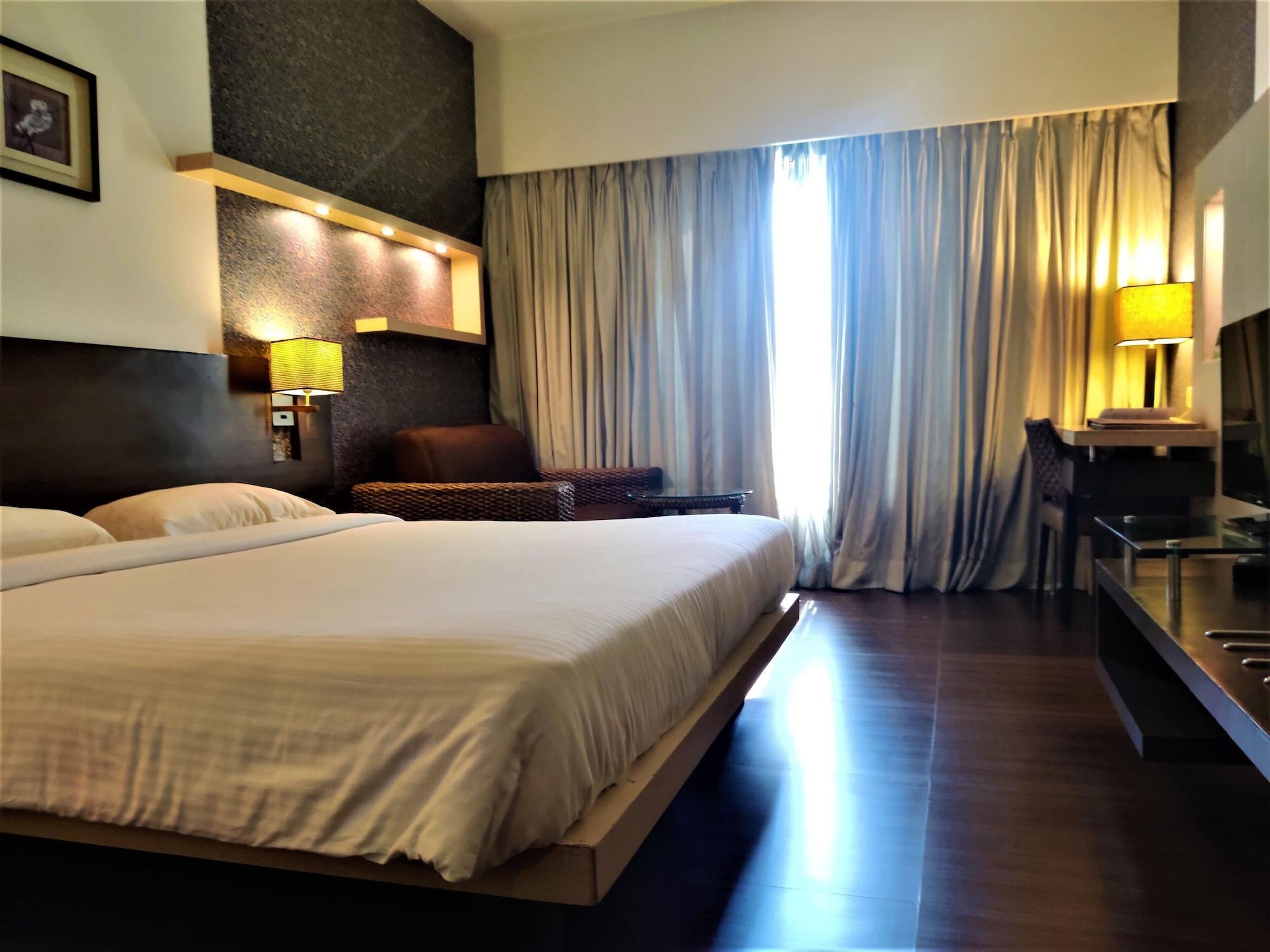 Hotel Satkar Residency Thane Exterior photo