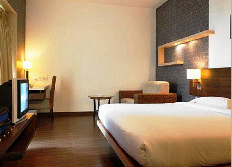 Hotel Satkar Residency Thane Exterior photo